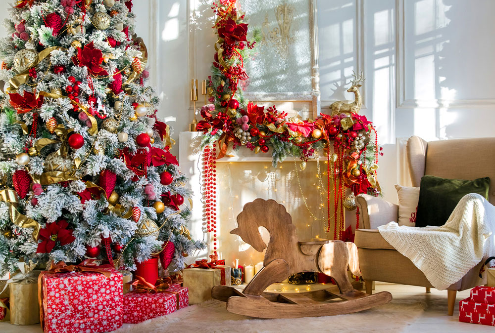 Красно-золотой декор для новогодней елки