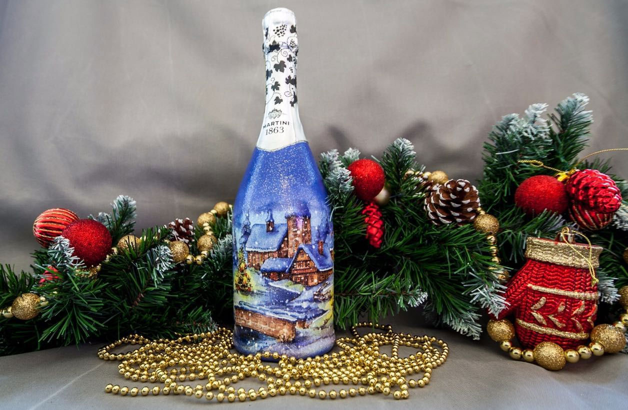Новогодний декупаж бутылки шампанского
